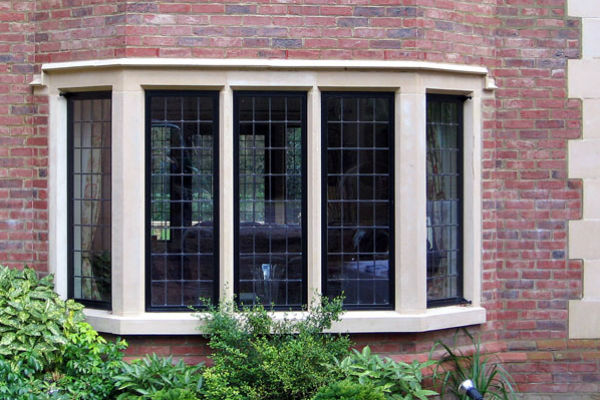 Mullion Window surround with label moulding